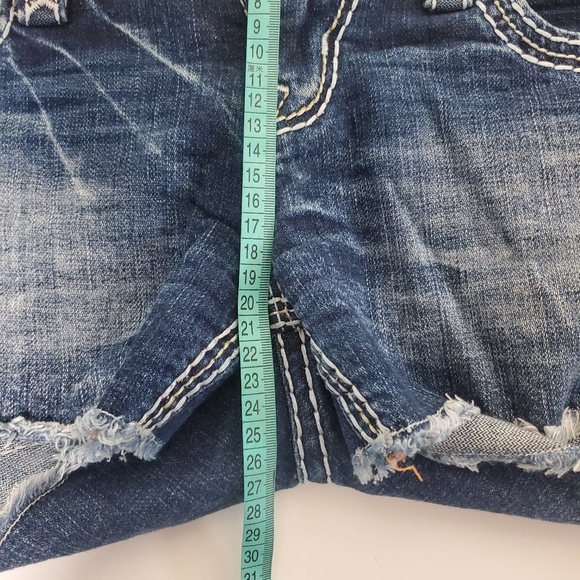Rock Revival Bambi Denim Shorts Women's 28 Blue Jean Booty Embroided Bling Cut - Picture 16 of 16